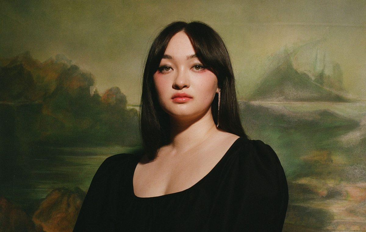 mxmtoon  "Mona Lisa" Song Review